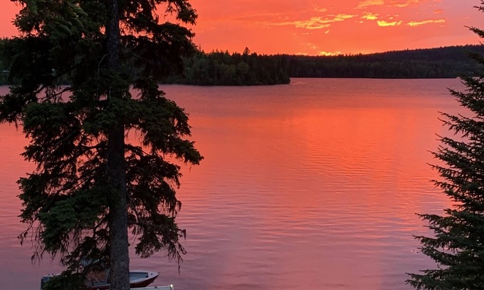 Bridge Lake House | 6 Bedroom Waterfront Home on Bridge Lake