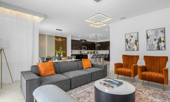 Campbell House | 6 Bedrooms/5 Bathrooms/Storey Lake (4370 RS)