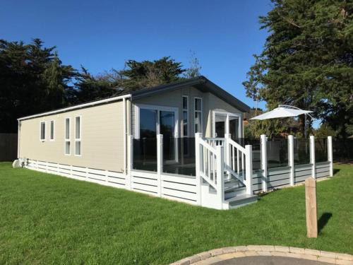 Christchurch House | 6 berth luxury lodge in Christchurch Dorset