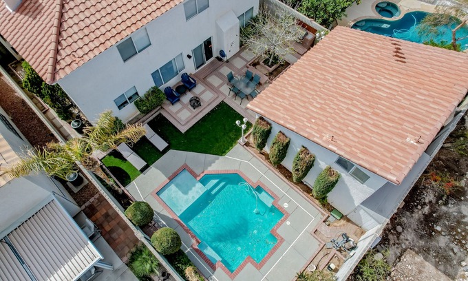 Silverado Ranch House | 6 BR 4bath w/ENTIRE Guest House, Pool & Movie Room- 14 Min from The Strip!