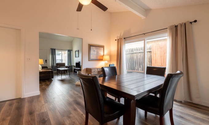 Fair Oaks House | (6) FAIR OAKS BEAUTY! 2BED, 2BATH, WITH GARAGE AND PRIVATE YARD!