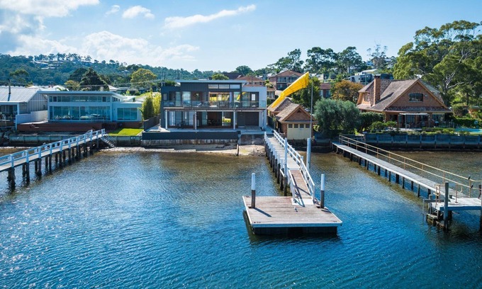 Merimbula House | 6 Main Street "SouthWind"