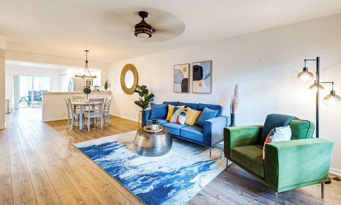 Naples Condo | 6 Mi to Beach: Naples Condo w/Pool & Hot Tub