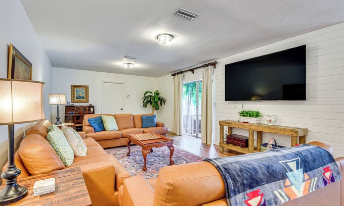 Bradenton House | 6 Mi to Beaches: Modern Bradenton Getaway!