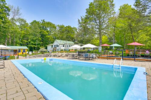 Mongaup Valley House | 6 Mi to Bethel Woods Cabin with Pool Access