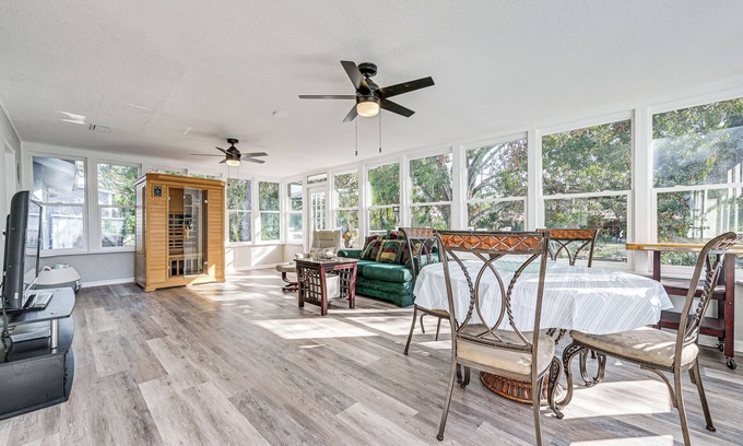 Palm Harbor House | 6 Mi to Sponge Docks: Lake Tarpon Getaway w/Dock!