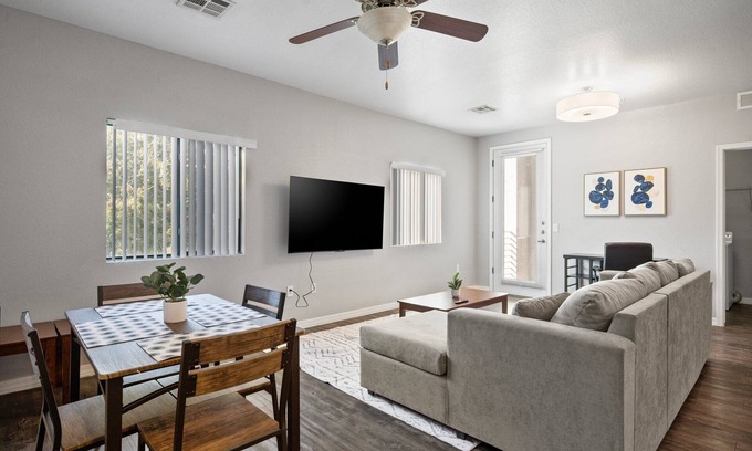 Deer Valley Apartment | 6 Miles From Banner thunderbird w/Pool and Gym