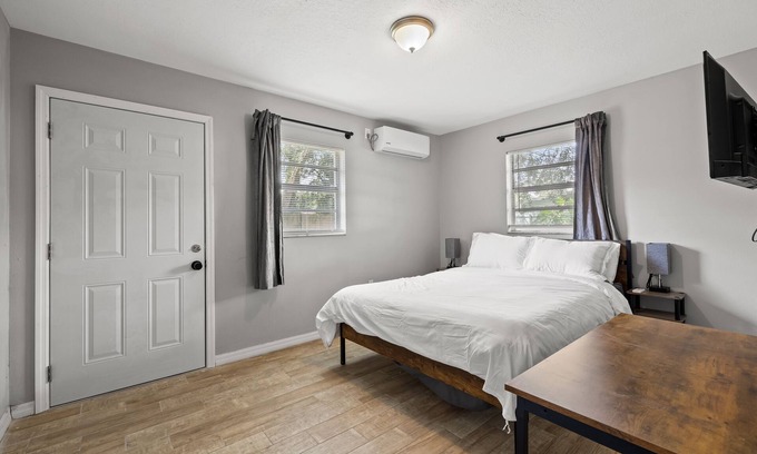 Tampa House | 6 Miles from Downtown Tampa