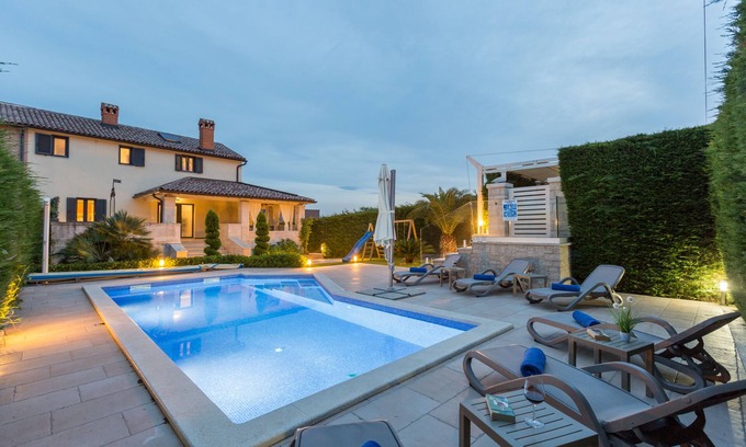 Kastelir Villa | 6 persons, pool, sauna, jacuzzi, children's playground, barbecue