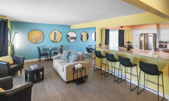 Deer Ridge House | 6 Private bedrooms with desks, 3.5 Bath, 940 Mbps, Patio with Grill