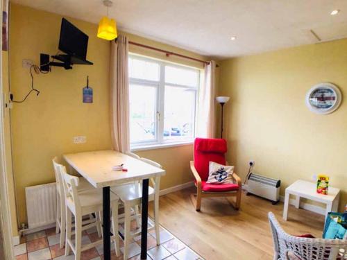 Lecemy Ski Chalet | 6 Rossnowlagh Creek Chalets
