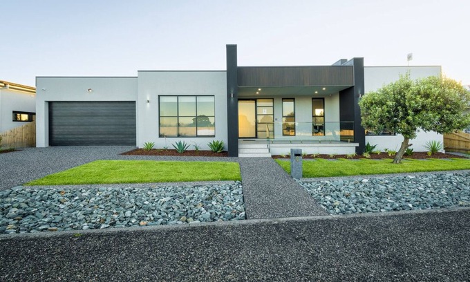 Diamond Beach House | 6 Summerland @ Glorious Diamond Beach with Outdoor Spa