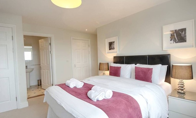 Wimbledon Apartment | 6 The Courtyard - 2 bedroom apartment
