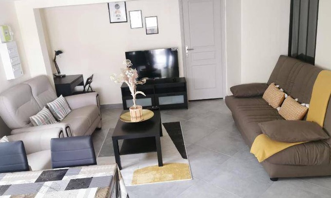 Varennes-sur-Seine Apartment | 60 m² Apartment ∙ 2 bedrooms ∙ 6 guests
