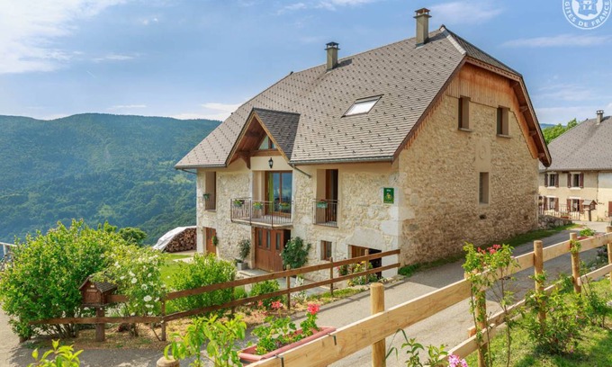Entremont-le-Vieux House | 60 m² Gîte ∙ 2 bedrooms ∙ 6 guests