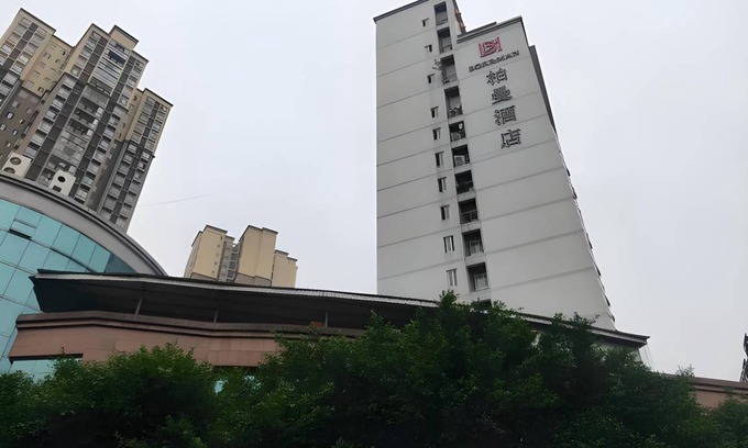 Hechuan Hotel | 60 m² Hotel ∙ 4 guests