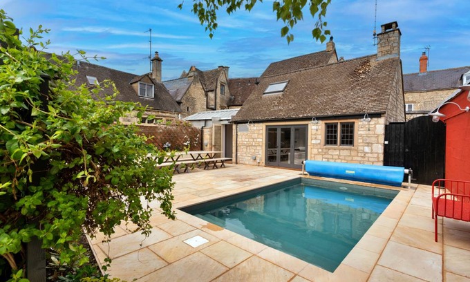 Painswick House | 600 m² House ∙ 9 bedrooms ∙ 24 guests