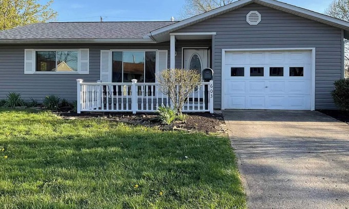 Royal Manor House | 603 Fenchurch Way-Ranch-Hot Tub-Pets-2 King Beds