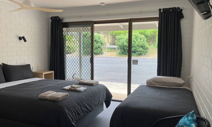 Skenes Creek Hotel | 61 OCEAN ROAD MOTEL