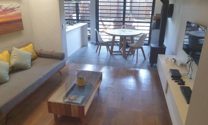 Plumstead House | 62 m² House ∙ 1 bedroom ∙ 4 guests