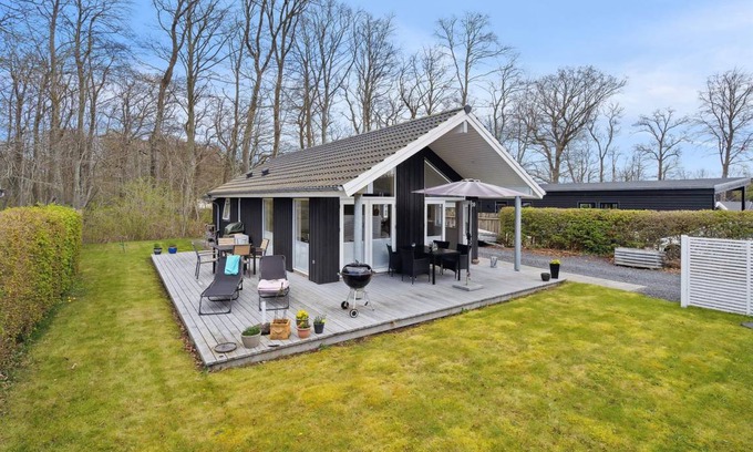 Kelstrup Strand House | 62 m² House ∙ 2 bedrooms ∙ 5 guests