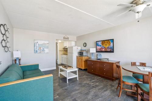 Wildwood Crest Apartment | 6201 Ocean Ave, Unit 410 - The Nassau Inn