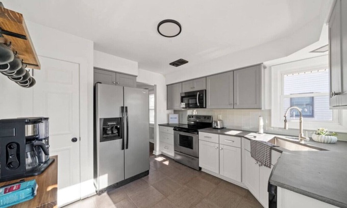 Urbandale House | 6212 Boston Avenue · 3 bdr /1 bath Fully Remodeled House off Merle Hay
