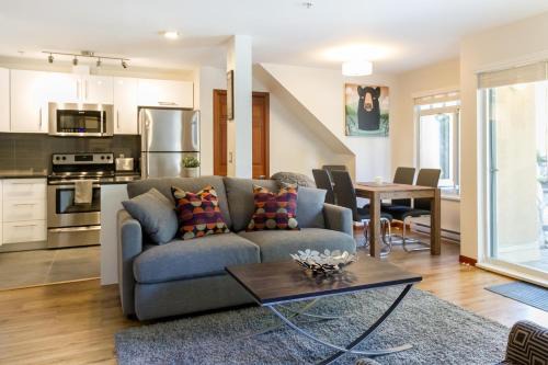 Village North House | 63 Lagoons