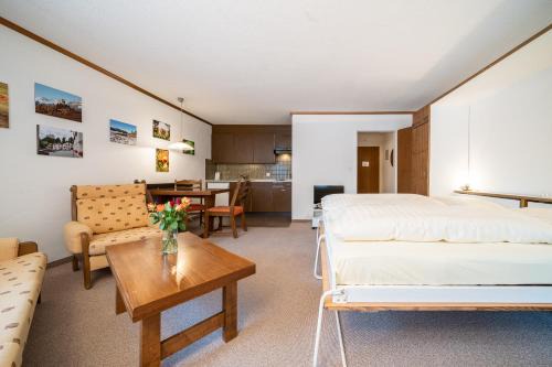 Vulpera Apartment | 6304 Preislich attraktives Studio mit Suedbalkon am Wanderweg