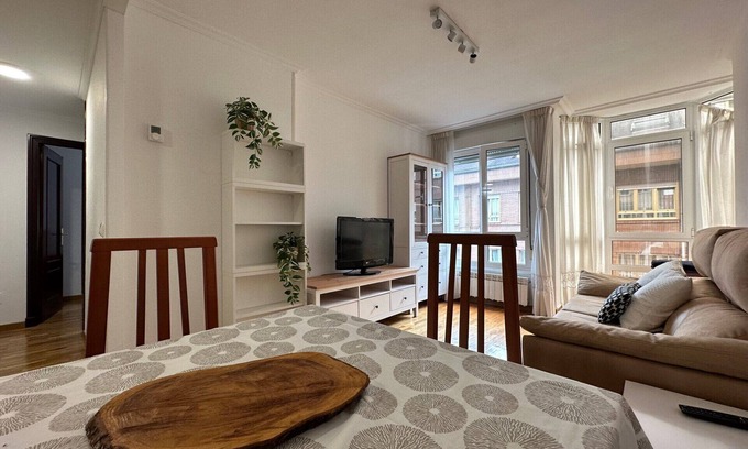 La Corredoria y Ventanielles Apartment | 632A Bonito apartamento en Oviedo