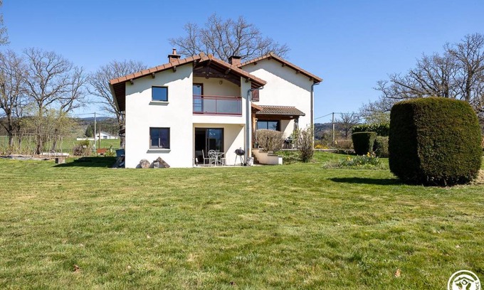 Marsac-en-Livradois House | 64 m² Gîte ∙ 2 bedrooms ∙ 5 guests