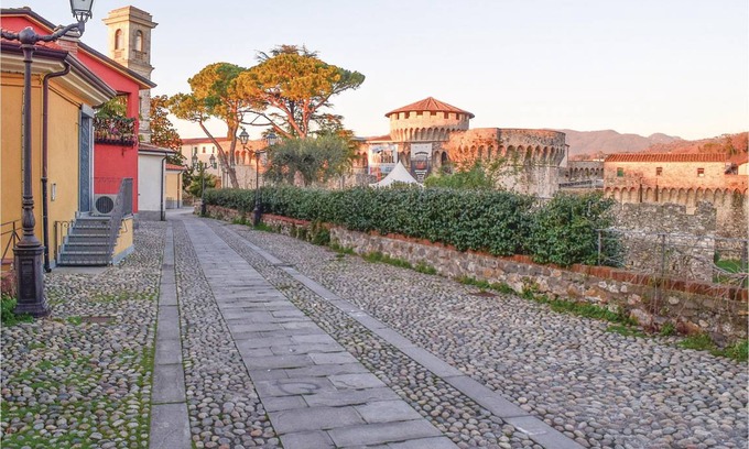 Sarzana Apartment | 65 m² Apartment ∙ 1 bedroom ∙ 5 guests