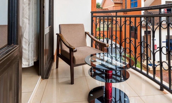 Kampala Apartment | 65 m² Apartment ∙ 3 bedrooms ∙ 6 guests
