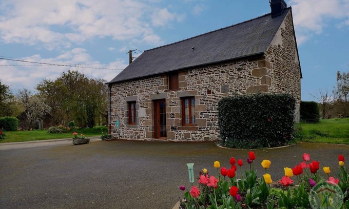 Bazouges-la-Perouse House | 65 m² Gîte ∙ 2 bedrooms ∙ 3 guests