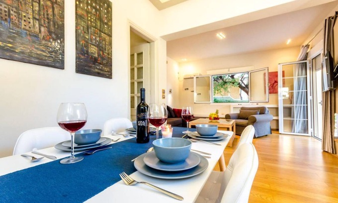Glyfada House | 65 m² House ∙ 1 bedroom ∙ 4 guests