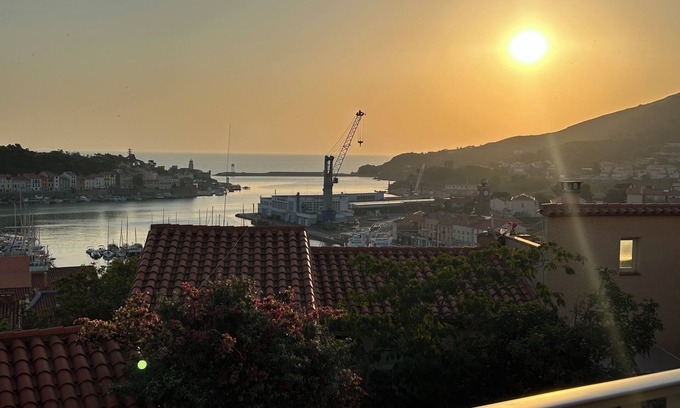 Port-Vendres Apartment | 65m2 apartment, unobstructed view of the sea and port, large 30m2 terrace
