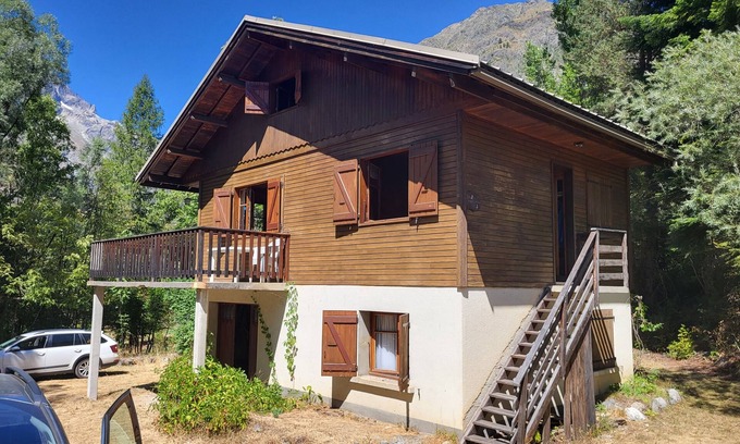 Vallouise-Pelvoux Ski Chalet | 65m2 DUPLEX APARTMENT IN CHALET FOR 6 PEOPLE