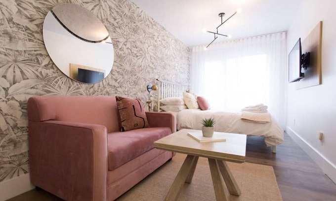 Little Italy Apartment | 6768 - 302 · Perfect Business Trip Studio with Full Amenities by Denstays