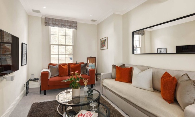 Brompton & Hans Town House | 67WS · Elegant Knightsbridge Townhouse by Harrods