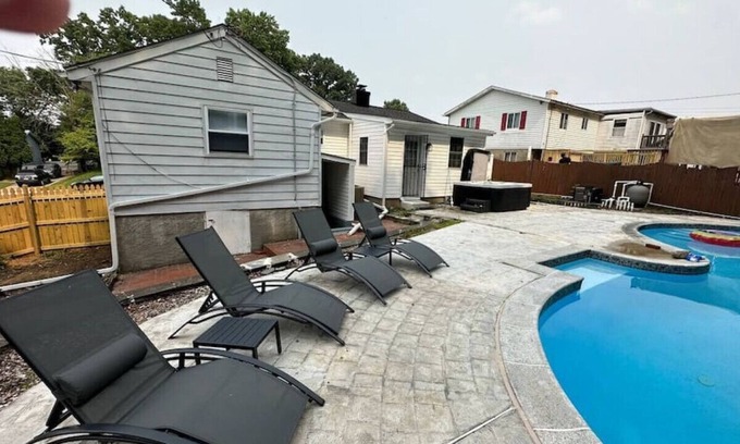 Lochearn House | 68) 4 bedroom home with a Pool!