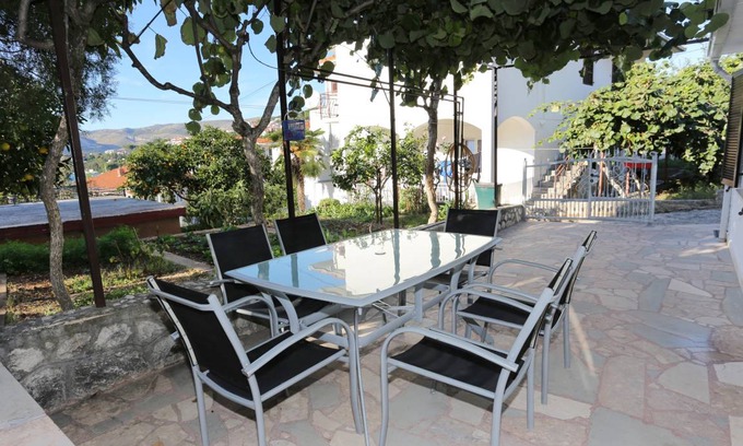 Trogir Apartment | 68 m² Apartment ∙ 2 bedrooms ∙ 5 guests