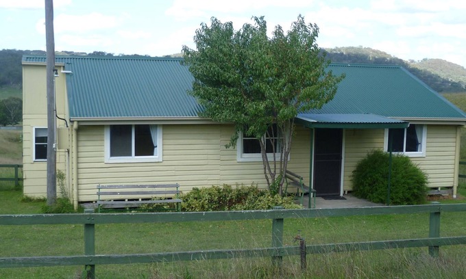Bendemeer Cottage | 687, Watsons Ck Rd Bendemeer.