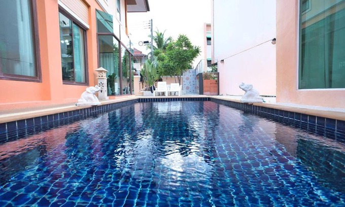 Nanai Road Villa | 69 Walk to Bangla Rd in 10min 3 room plus private pool
