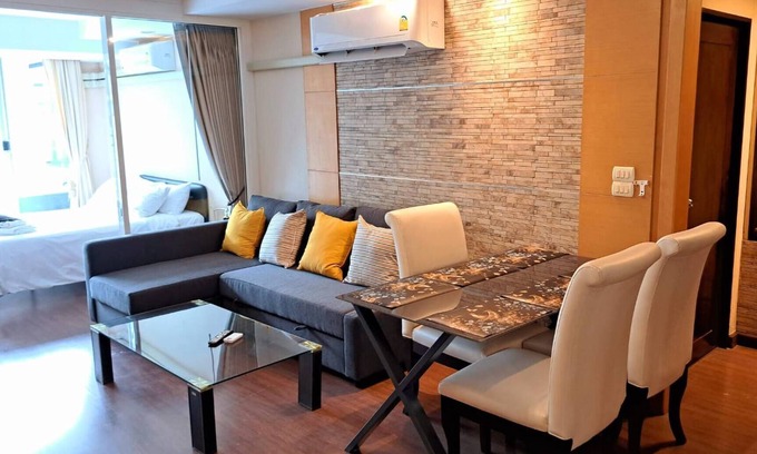 Khlong Toei Nuea Apartment | 6D-Short-term rental allowed-3BRs Downtown Bangkok