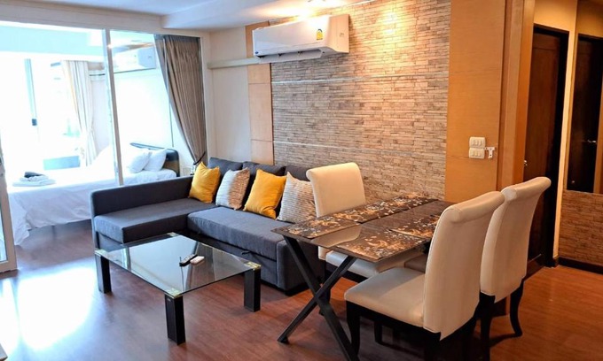Khlong Toei Nuea Apartment | 6D-Short-term rental allowed-3BRs Downtown Bangkok