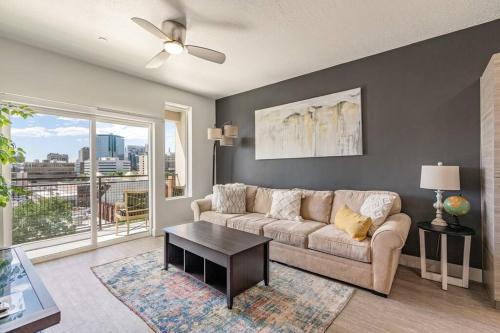 Downtown Salt Lake City Apartment | 6th floor Luxury Apt - King Bed Pool Prkng Gym NEW