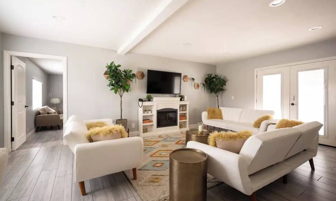 Spring Valley House | 6x5 Villa 10mins to Strip. Pool+Spa+ 5 Car parkingn