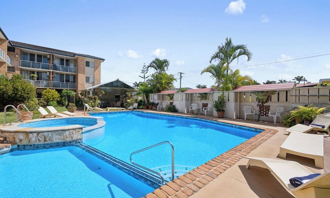 Coffs Harbour Apartment | 7 27 Ocean Parade Relaxed Beachfront Holiday Apartment