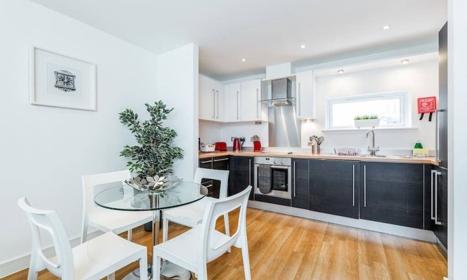 Guildford Apartment | 7 Abbots Yard - 2 bedroom apartment