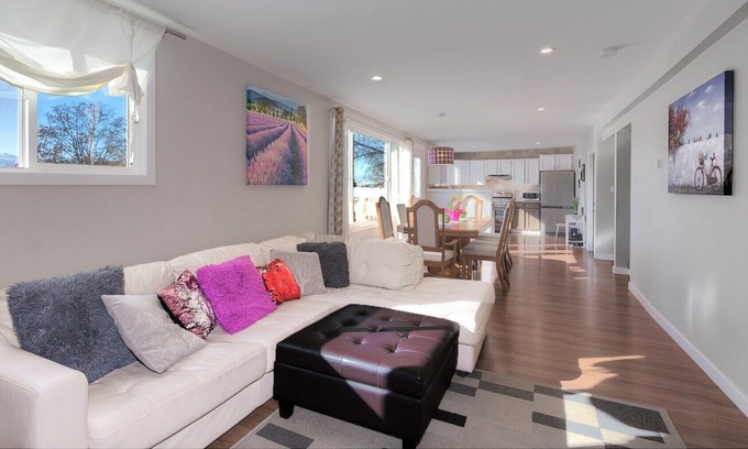 Rutland House | 7 Bdr House, Central location, AC, HOT TUB & VALUE!
